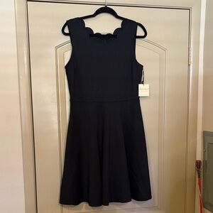 Smak Collection Elegant Black Sleeveless Scalloped neck Dress